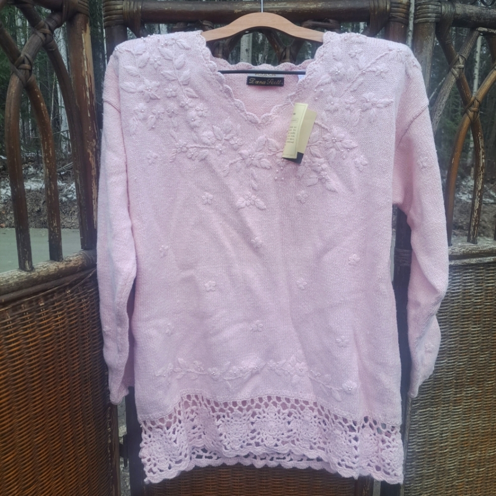 Dana Scott new vintage medium sweater 💗🌸